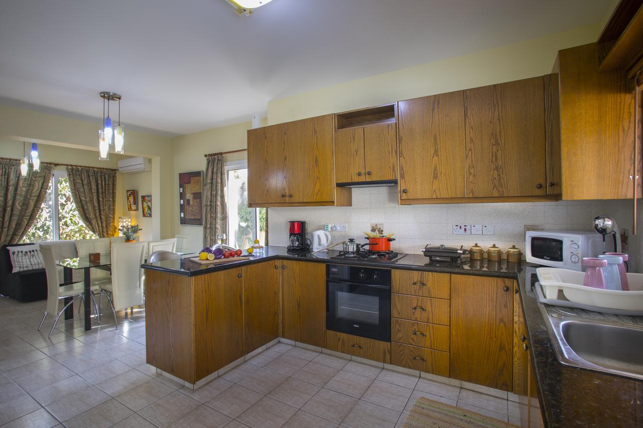 Ayia Napa Tropical Beach Villa Bagian luar foto