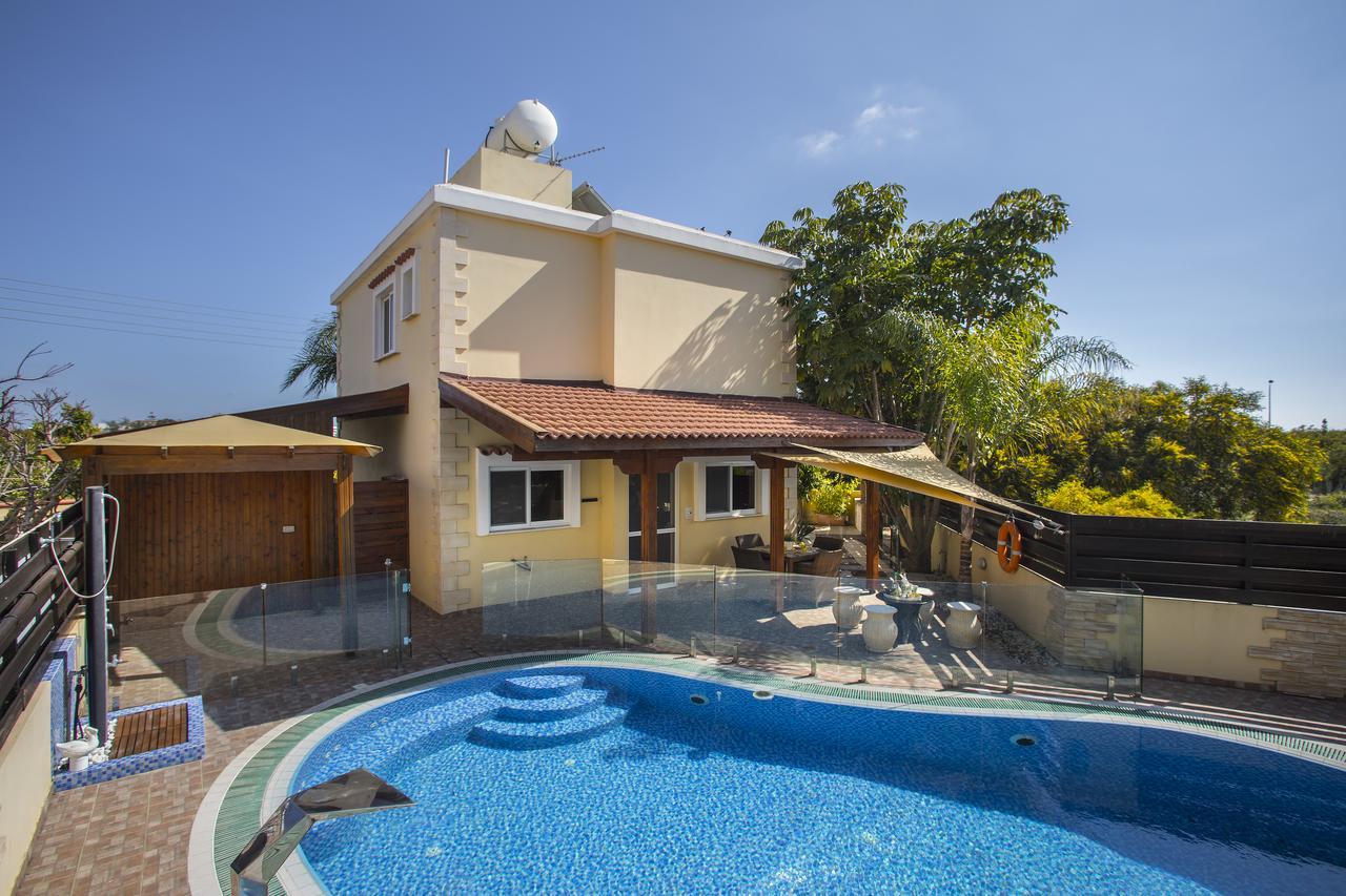 Ayia Napa Tropical Beach Villa Bagian luar foto